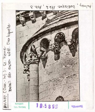 Aulnay, St. Pierre: Südliche Chorkapelle, Tierköpfe, Monster