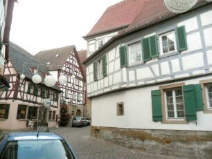 Stadtbild-Kirchgasse im Westen mit Trauf- und giebelständigen Fachwerkhäusern in Übersicht
