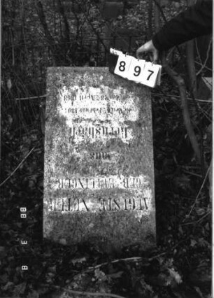 Grabstein 897