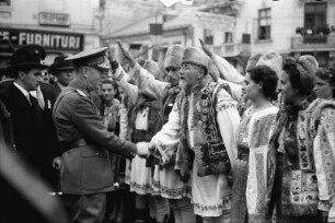 Craiova: Marschall [Ion] Antonescu begrüßt Bauernabordnung