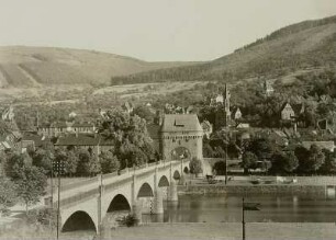 Miltenberg, Stadtansicht : Miltenberg. An der Mainbrücke
