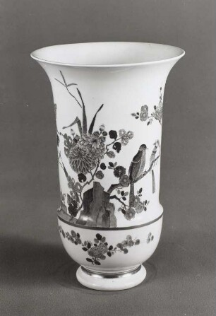 Becherförmige Vase mit indianischer Blumen- und Vogelmalerei