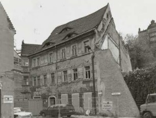 Pirna-Altstadt. Wohnhaus, Obere Burgstraße 1 : Pirna-Altstadt. Wohnhaus mit sogenanntem Teufelserker, Obere Burgstraße 1. Straßenansicht