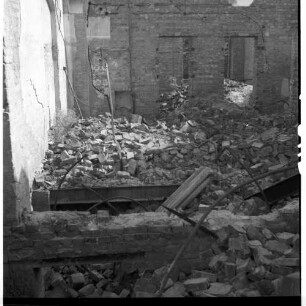 Negativ: Gelände, Rubensstraße 72, 1951