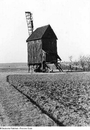 Relikt einer Bockwindmühle, Sachsen (vor 1945)