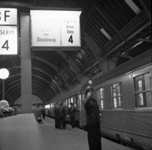 Mozart-Express im Karlsruher Hauptbahnhof.