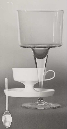 Tasse und Glas „Composition"