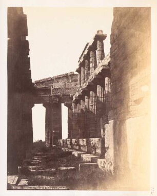 Neptuntempel, Paestum: Innenansicht der Ruine
