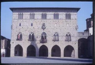 Pistoia, Palazzo degli Anziani