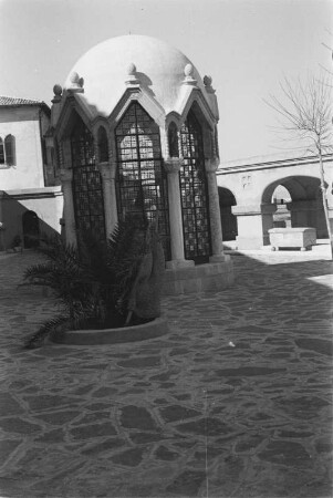 Brunnen : Brunnen im Innenhof der Evangelismos Kirche auf Rhodos.