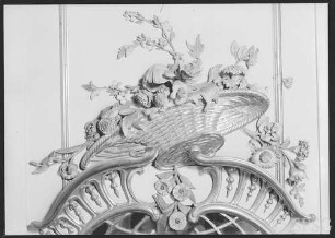 Potsdam, Stadtschloss, Schreibkabinett Friedrich II., R.:8, Detail einer Spiegelbekrönung.