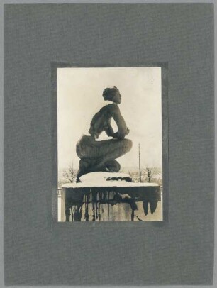 Große Kauernde, 1925/27, Bronze