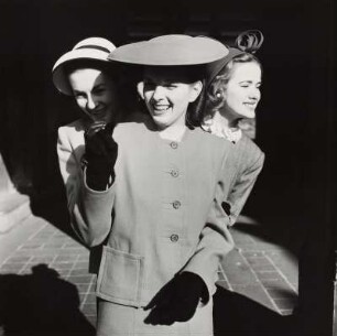 Modeaufnahme (Harper's Bazaar)
