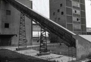 Förderbrücke einer Kolbenmaistrocknungsanlage