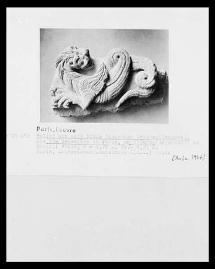 Relief mit liegendem Drachen