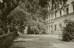 Dohma-Cotta. Schloss Cotta (1662, ab 1833 Umgestaltung; W. Hermann; 1895 Erweiterung und Umbau). Gartenseite (Teilansicht)