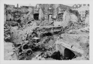 Archäologische Enttrümmerung in der Ruine der Frauenkirche