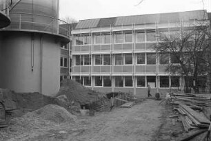Neubau der Abteilung Petrochemie beim Engler-Bunte-Institut der Universität Karlsruhe