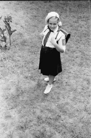 Bukarest: Haus Meixner, Lilian Meixner in Schuluniform