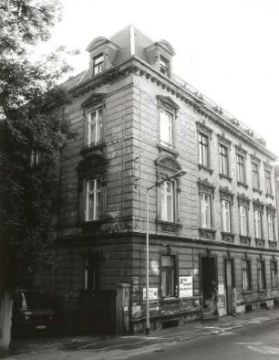 Meerane, Poststraße 31. Wohnhaus mit Apotheke (1888)