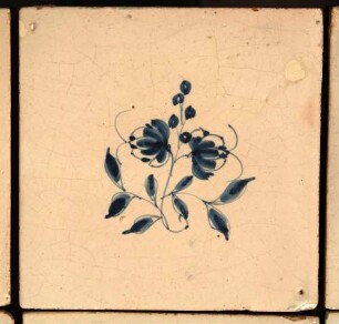 Fliese mit kleiner Blume