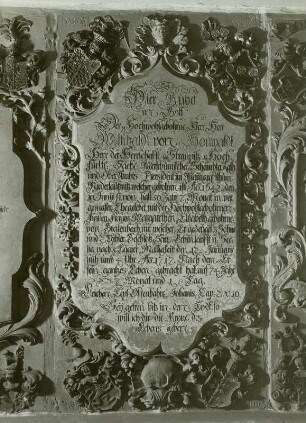 Epitaph für Willibald von Houwaldt mit Vitentafel