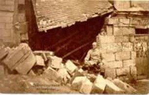 Blérancordelle, mit Soldat vor einem zerstörten Haus