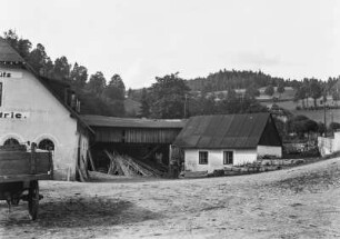 Sägewerk : Sägewerk im Dorf Hochofen