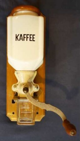 Wandkaffeemühle von Peter Dienes