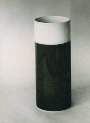 Zylindrische Vase von Luise-Charlotte Koch