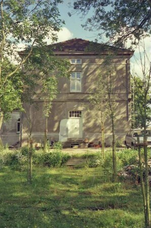 Dorfstraße 45: Hof Mönkhagen: Gutshaus: bei Restaurierung: Seitenfront mit Seiteneingang