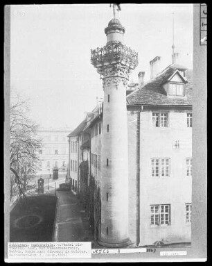 Säule mit Merkur