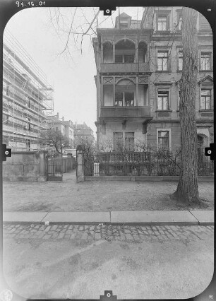 Dresden-Striesen, Glasewaldtstraße 47. Wohnhaus. Straßenfront (Teilansicht)