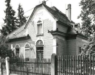 Dresden-Loschwitz, Veilchenweg 48. Villa "Miyanoshita" (um 1900)