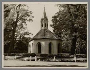 Dannenwalde (Stadt Gransee). Brandenburg. Ansicht der Patronatskirche (Kirche am Weg), erbaut 1821im neugotischen Stil