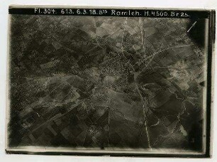 Ramleh [Ramla] Strasse u. lidd erramle Strasse Jerus-Jaffa v. unten nach oben Eisenbahn biegt u. rechts Strasse Ramle-lidd nach rechts oben Bildrand SO