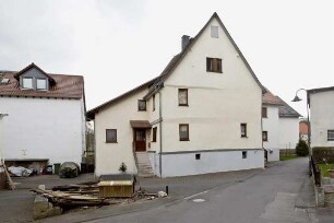 Wohnhaus; Weilrod, Hinterstraße 2, Hinterstraße 4