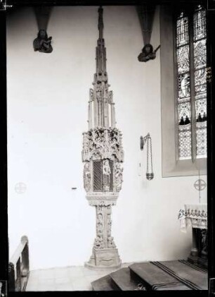 Kirche; Sakramentshaus nach der Restaurierung