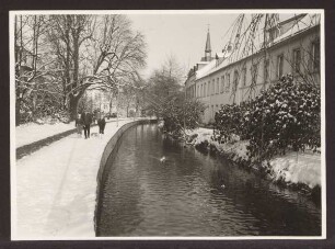 Wallgraben und Wall im Schnee. Detmold