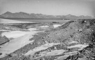 Bucht auf Spitzbergen (HSDG-Spitzbergenfahrt der Monte Cervantes Leonhardt 1928)