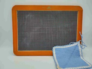 Schiefertafel - Krone mit blau-weißem Läppchen