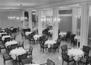 Dresden-Weißer Hirsch, Bautzner Landstraße 7. Parkhotel. Speiserestaurant (Ausstattung um 1970)
