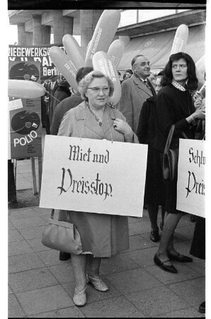 Kleinbildnegativ: Mai-Demonstration, 1965