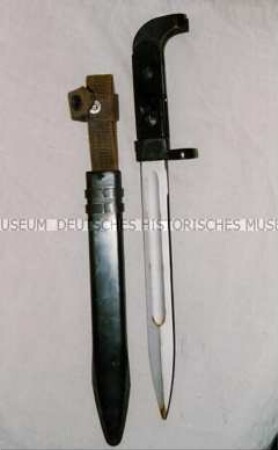 Seitengewehr Modell 1947, mit Scheide, zur MPi Kalaschnikow AK 47