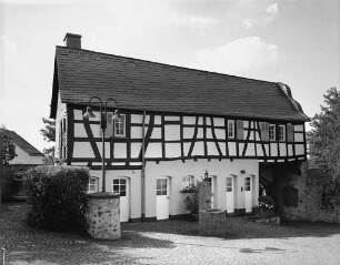 Ehem. Burgmannensitz, heute Diözesanmuseum; Limburg, Domstraße 12, Nonnenmauer