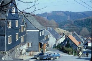 sehr steile Dorfstraße, soll die steilste Deutschlands sein