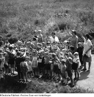 Tag des Kindes Kindergarten Rosa Menzer Friedensfahrt?