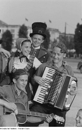 Ensemble in Tracht