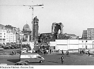 Dresden-Altstadt. Ruine der Frauenkirche während ihrer archäologischen Enttrümmerung