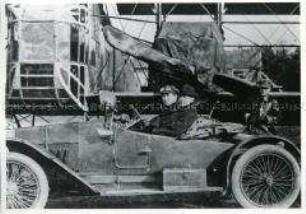 Wilhelm Pieck in einem Auto auf dem Moskauer Flugplatz